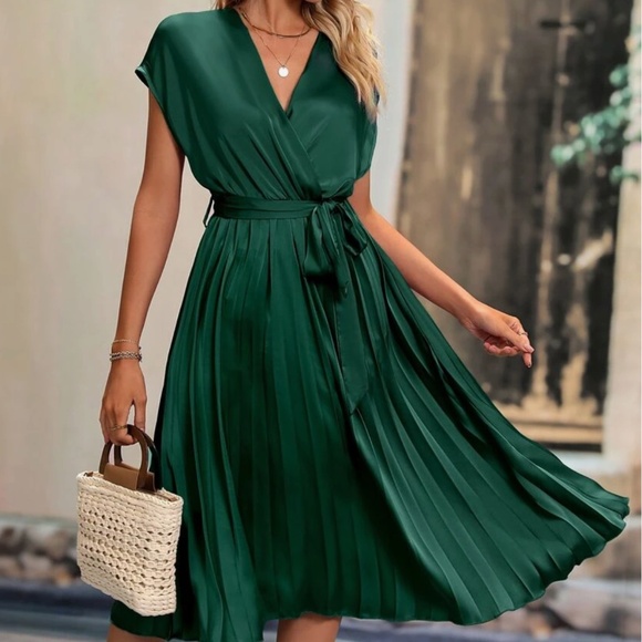 Emerald Green Batwing Pleated Satin Dress - Picture 1 of 10